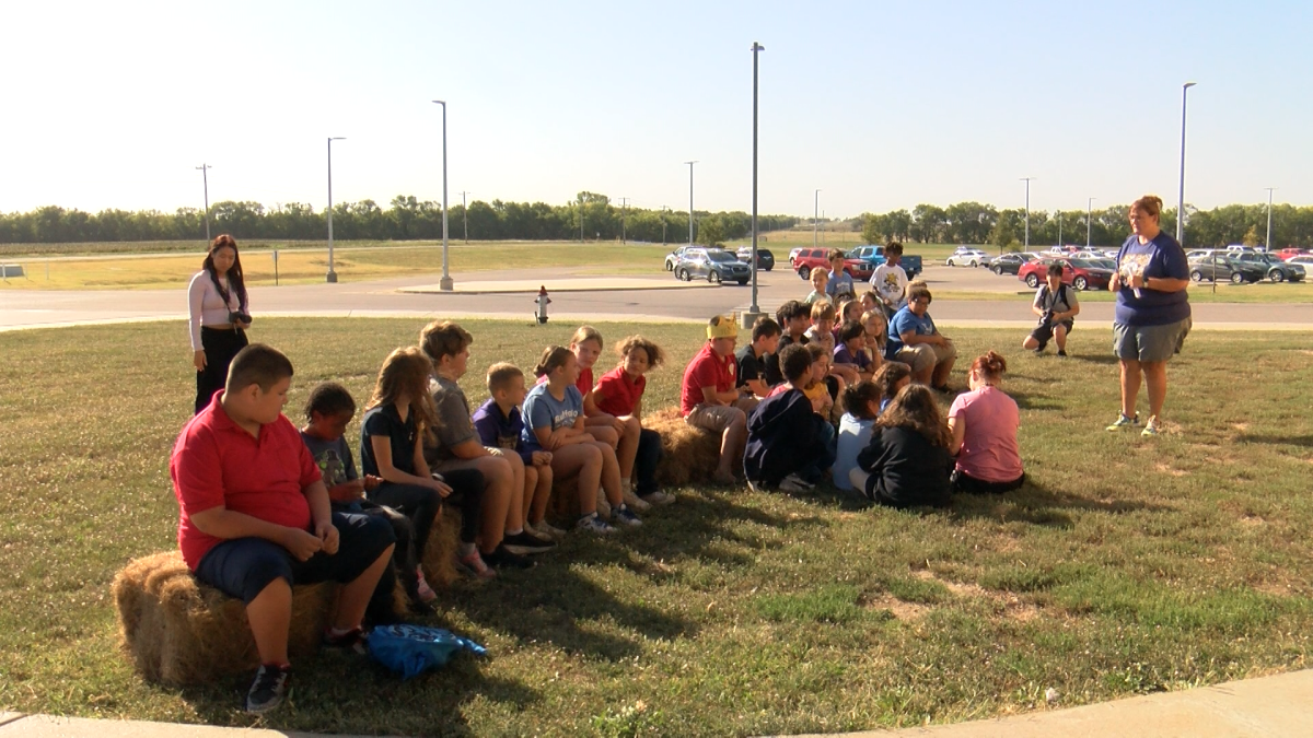 Southeast FFA Hosts Farm Tour for McCollum Elementary