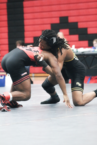 Wrestler Overcomes Injury to Compete at State
